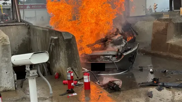 news_newhampshirecrash_33126768809