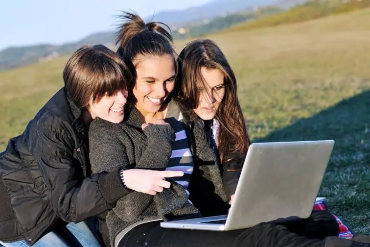 teens-safe330709
