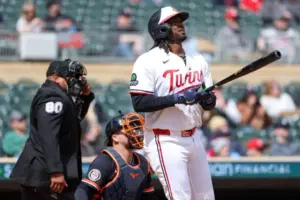 041026-twinstigers-768x512948570-1