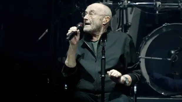 getty_philcollinsonstage_052226318987