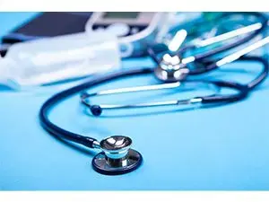 stethoscope_and_medical_equipment_original_408120-jpg