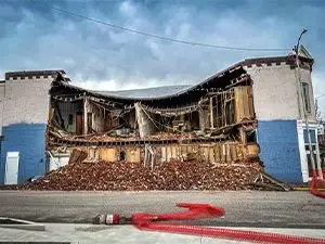 winslow-building-collapse_alexis-rusch-jpg