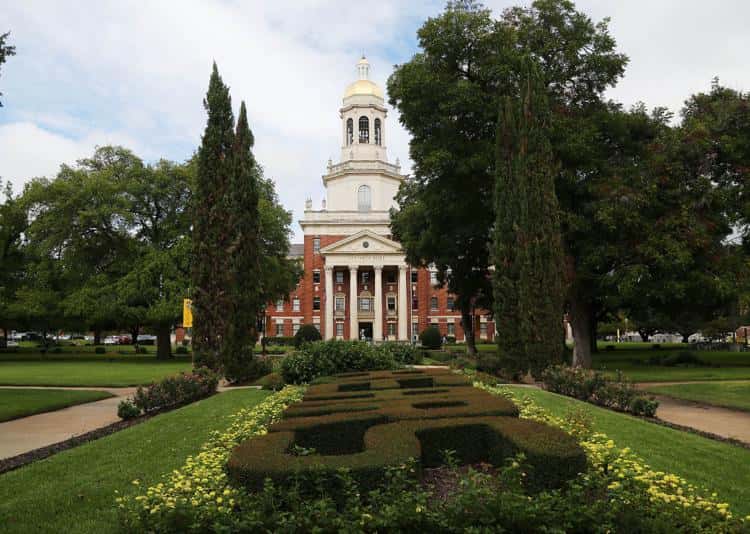 Baylor extends spring break, moves to online courses to address