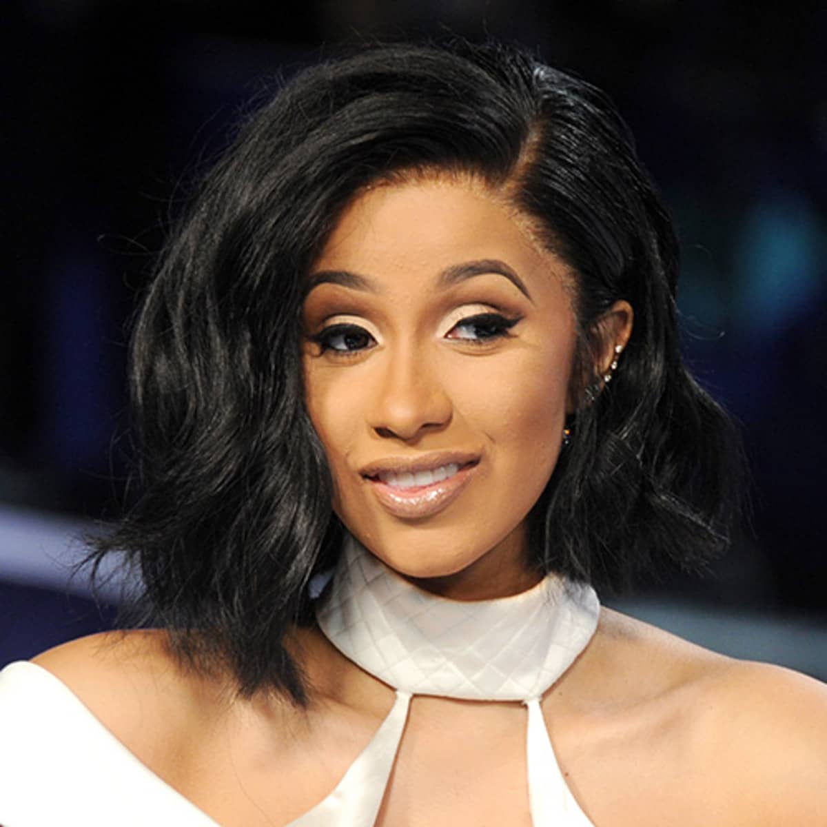 cardi-b-arrives-at-the-2017-mtv-video-music-awards-at-the-forum-on-august-27-2017-in-inglewood-california-photo-by-gregg-deguire_getty-images-500-2