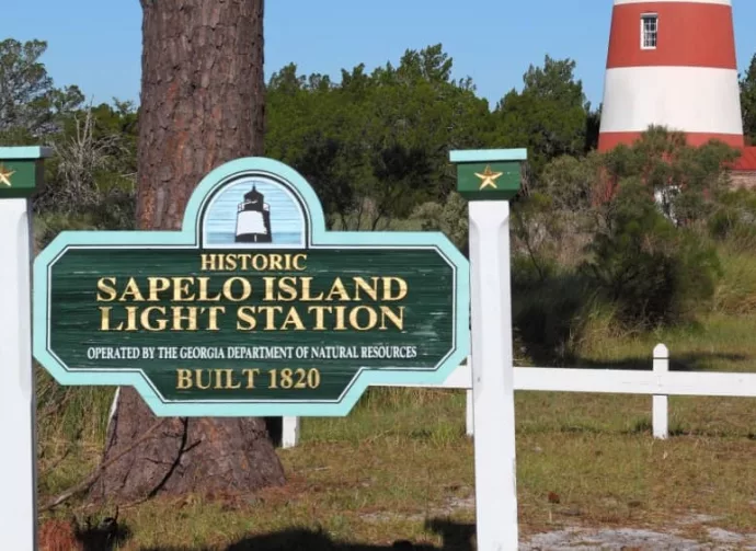 Sapelo Island Light (1820)^ Sapelo Island^ Georgia^ USA