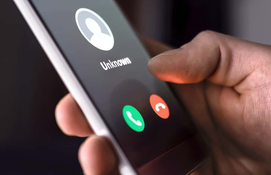 phone-call-from-unknown-number-late-at-night-scam-fraud-or-phi-2