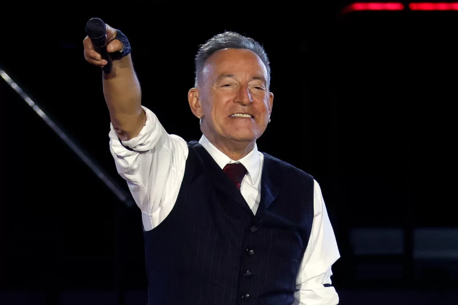 attachment-springsteen-2025