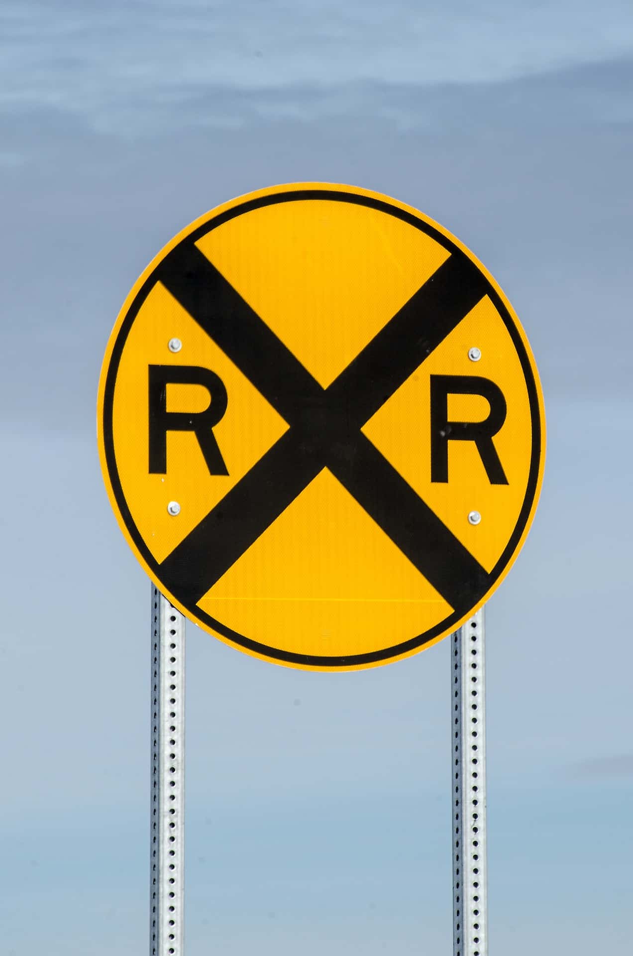 railroad-crossing-sign-1110083_1920