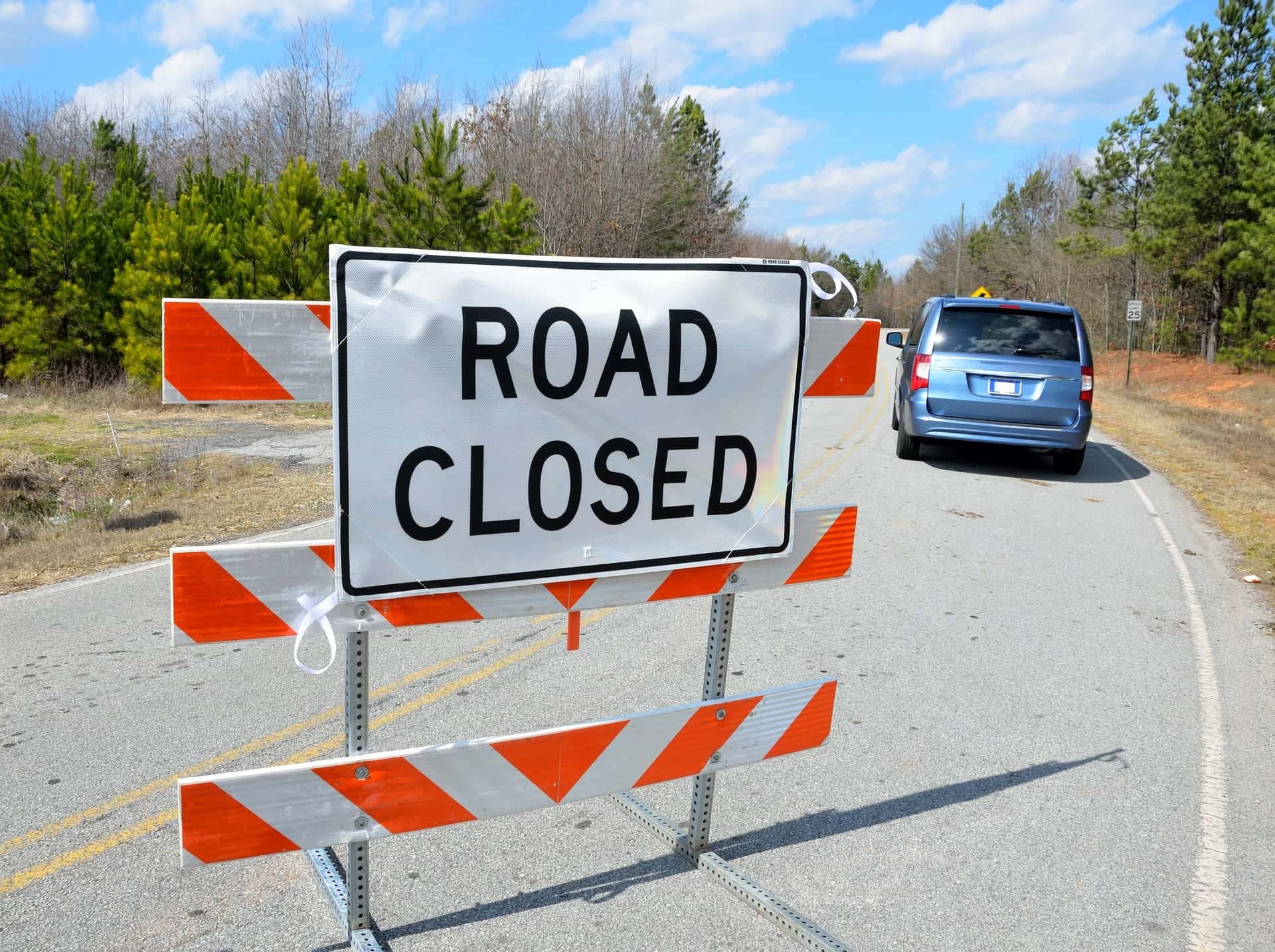 road-closed-sign-2079685_1920-jpg-2