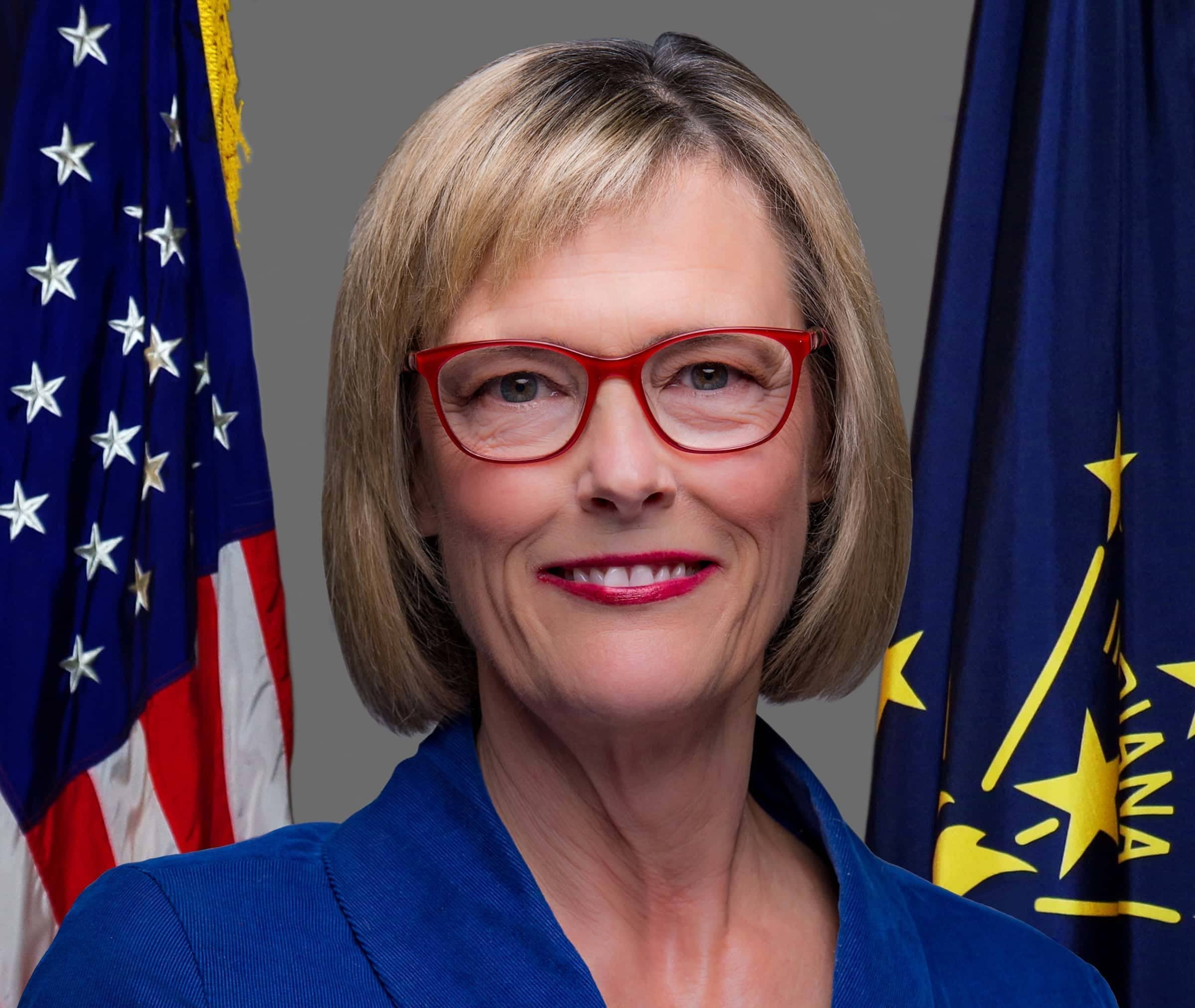 lg-suzanne-crouch_headshot_2-17-jpg-4