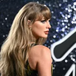 taylor-swift-2024-vmas-red-carpet-style-billboard-1548546477