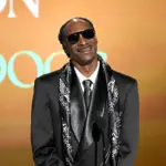 snoop-dogg-bet-awards-show-2025-a907-billboard-1548170019