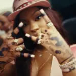 monaleo-we-on-dat-screenshot-2025-billboard-1548976117