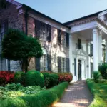 graceland-exterior-memphis-2018-billboard-1548392569