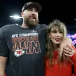travis-kelce-taylor-swift-afc-2024-billboard-espanol-1800140614