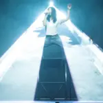 lorde-msg-100125-billboard-180025404