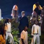 alex-warren-performs-vma-2025-billboard-1800373257