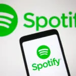 spotify-logo-phone-billboard-154882755