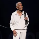 dionne-warwick-2025-apollo-theater-billboard-1800830176