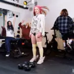 feature-wet-leg-billboard-2025-bb14-caroline-tompkins-1-18003977