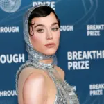 katy-perry-2025-billboard-1800390989