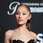 ariana-grande-vma-2025-billboard-1800108087