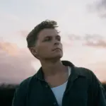 josiah-queen-2026-press-umg-cr-brady-pettee-billboard-1800862433