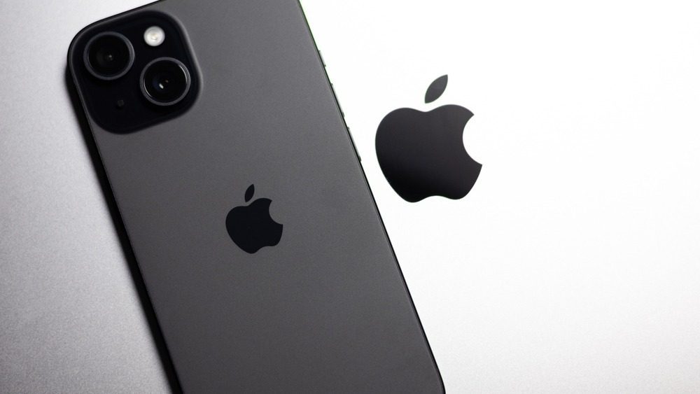 Apple introduces foldable ‘iPhone Duo’ featuring dual-screen design