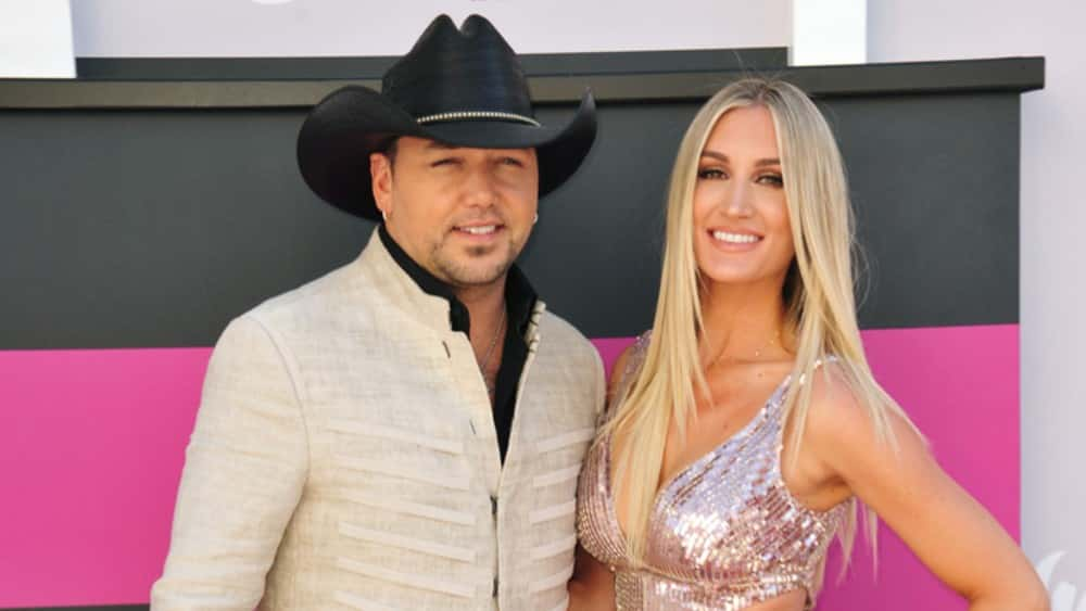 Jason Aldean And Wife Brittany Welcome Baby Girl, Navy Rome | Dixie 105 ...