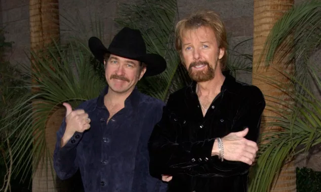 BROOKS & DUNN at the 2002 Billboard Music Awards at the MGM Grand^ Las Vegas. 09DEC2002