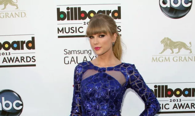 Taylor Swift at the 2013 Billboard Music Awards Arrivals^ MGM Grand^ Las Vegas^ NV 05-19-13