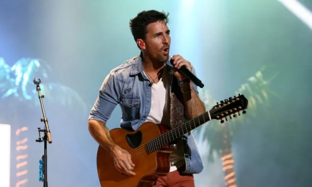 Jake Owen performs onstage at the Runaway Country Music Fest at Osceola Heritage Park on March 18^ 2016 in Kissimmee^ Florida.