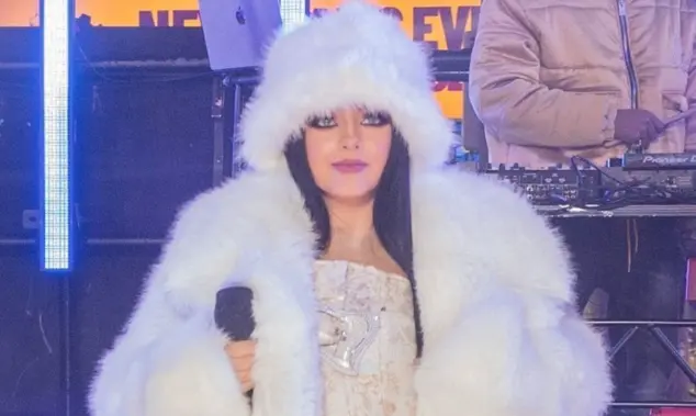Jessie Murph perform on stage w/Jelly Roll during 2024 New Year's celebration on Times Square in New York on December 31^ 2023.