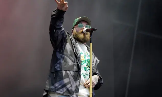 Jaten Collin Dimsdale^ known as Teddy Swims^ performs on stage at the 2024 Soundside Music Festival. Bridgeport^ Connecticut - September 29^ 2024