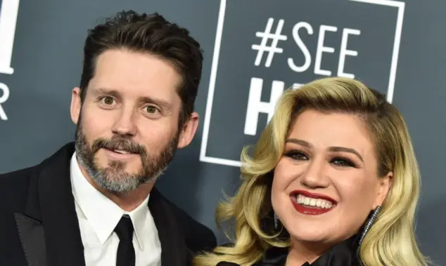 Kelly Clarkson and Brandon Blackstock arrives for the 25th Annual Critics' Choice Awards on January 12^ 2020 in Santa Monica^ CA LOS ANGELES - JAN 12