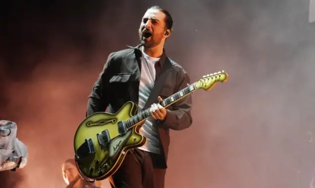 Noah Kahan at the 2024 Soundside Music Festival. Bridgeport^ Connecticut - September 28^ 2024