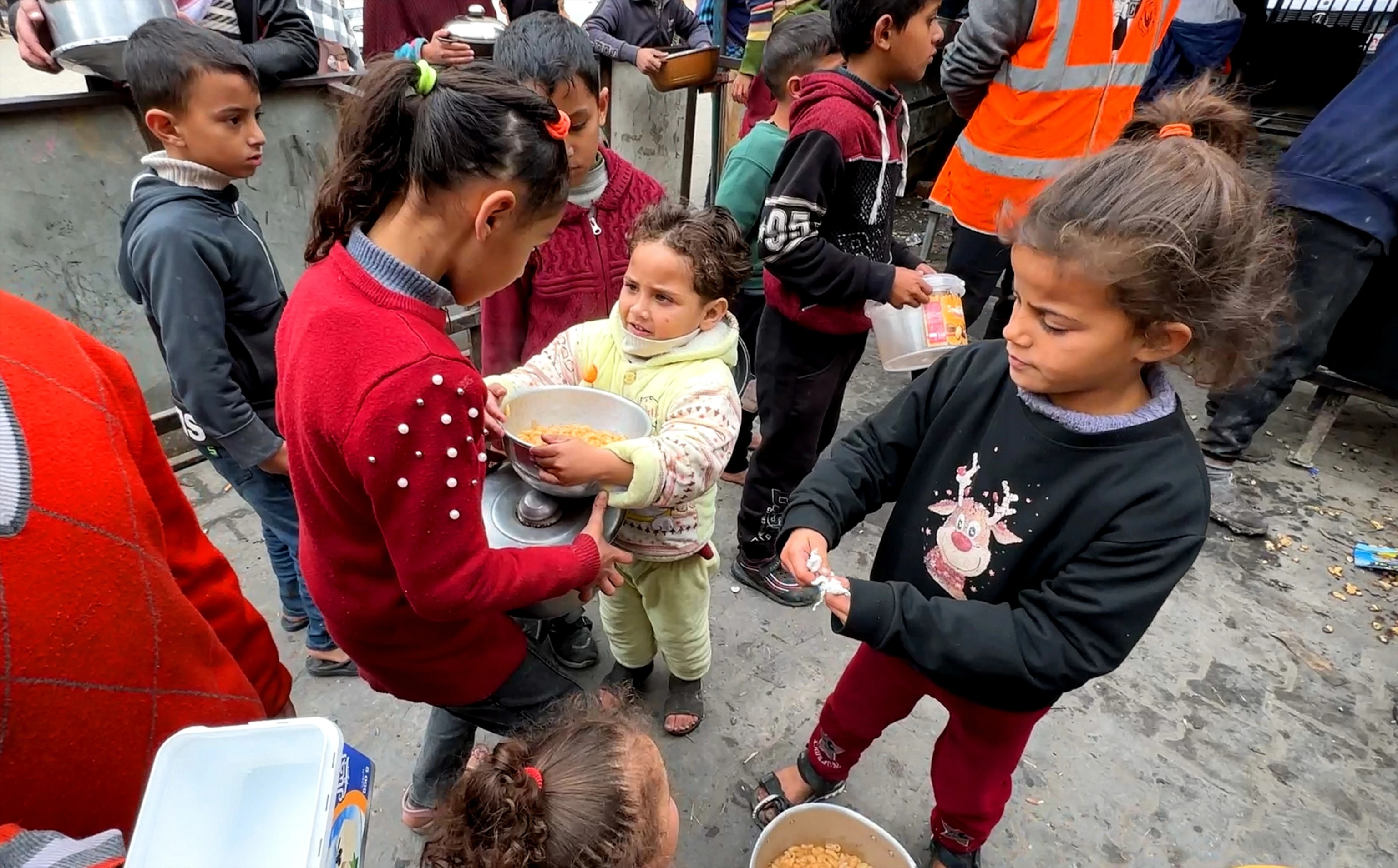 gaza-soup-kitchen-1-abc-gmh-240118_1705610908601_hpmain140073163660