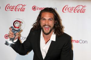 Jason Momoa Shaves Off Iconic Beard in the Name of Recycling Jason Momoa Shaves Off Iconic Beard in the Name of Recycling
