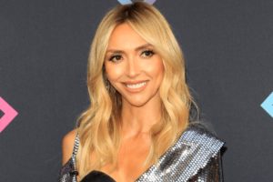 Giuliana Rancic and Vivica A. Fox Miss Emmys Pre-Show After Testing Positive For COVID-19 Giuliana Rancic and Vivica A. Fox Miss Emmys Pre-Show After Testing Positive For COVID-19