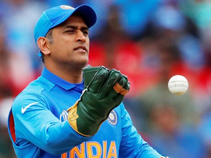 ms-dhoni_16c0e955558_large-3