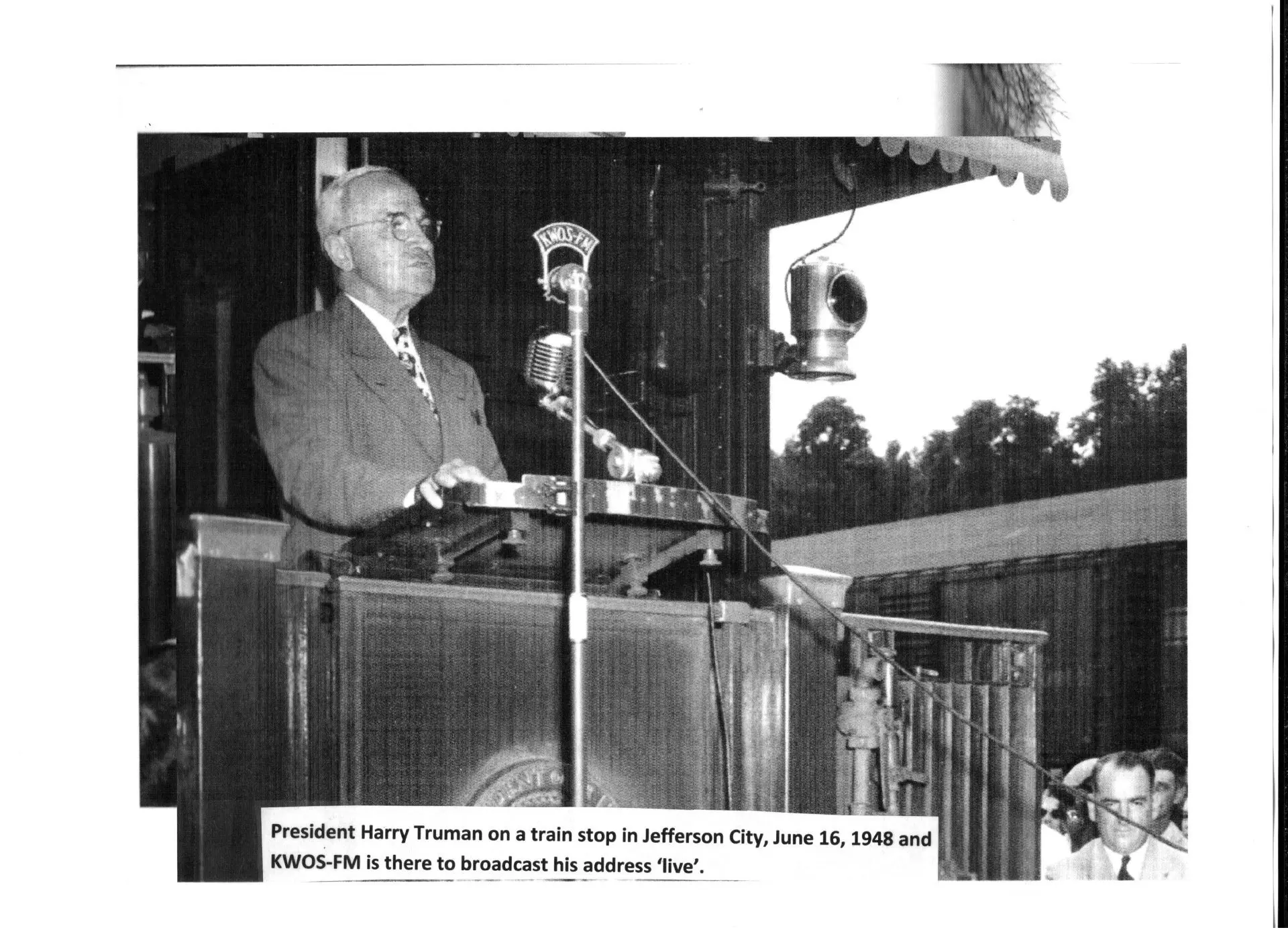 president-truman-in-jcmo-and-kwos-am-fm-is-covering-00443040