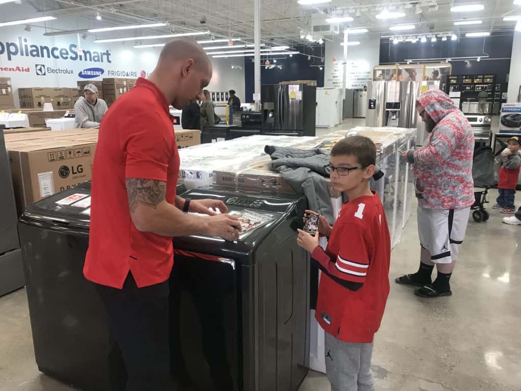 James Lauriniaitis at ApplianceSmart on November 18, 2018 WBNS