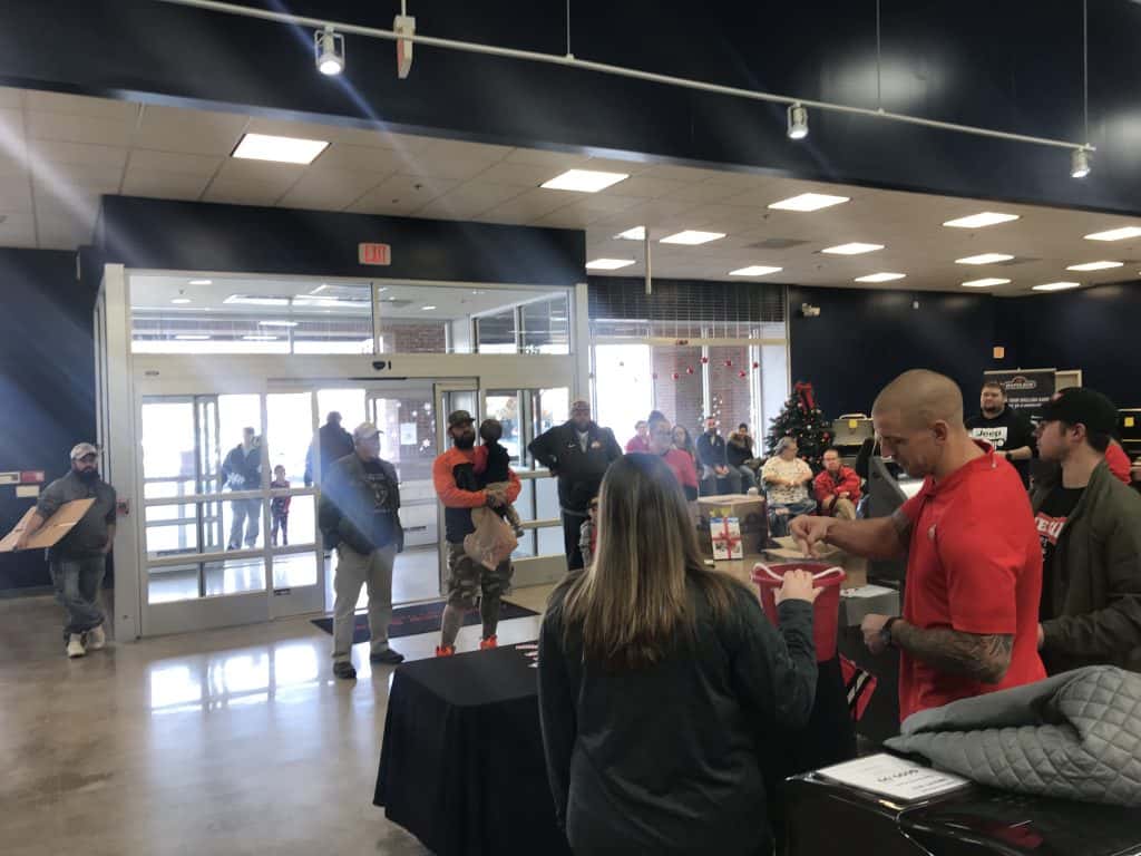 James Lauriniaitis at ApplianceSmart on November 18, 2018 WBNS