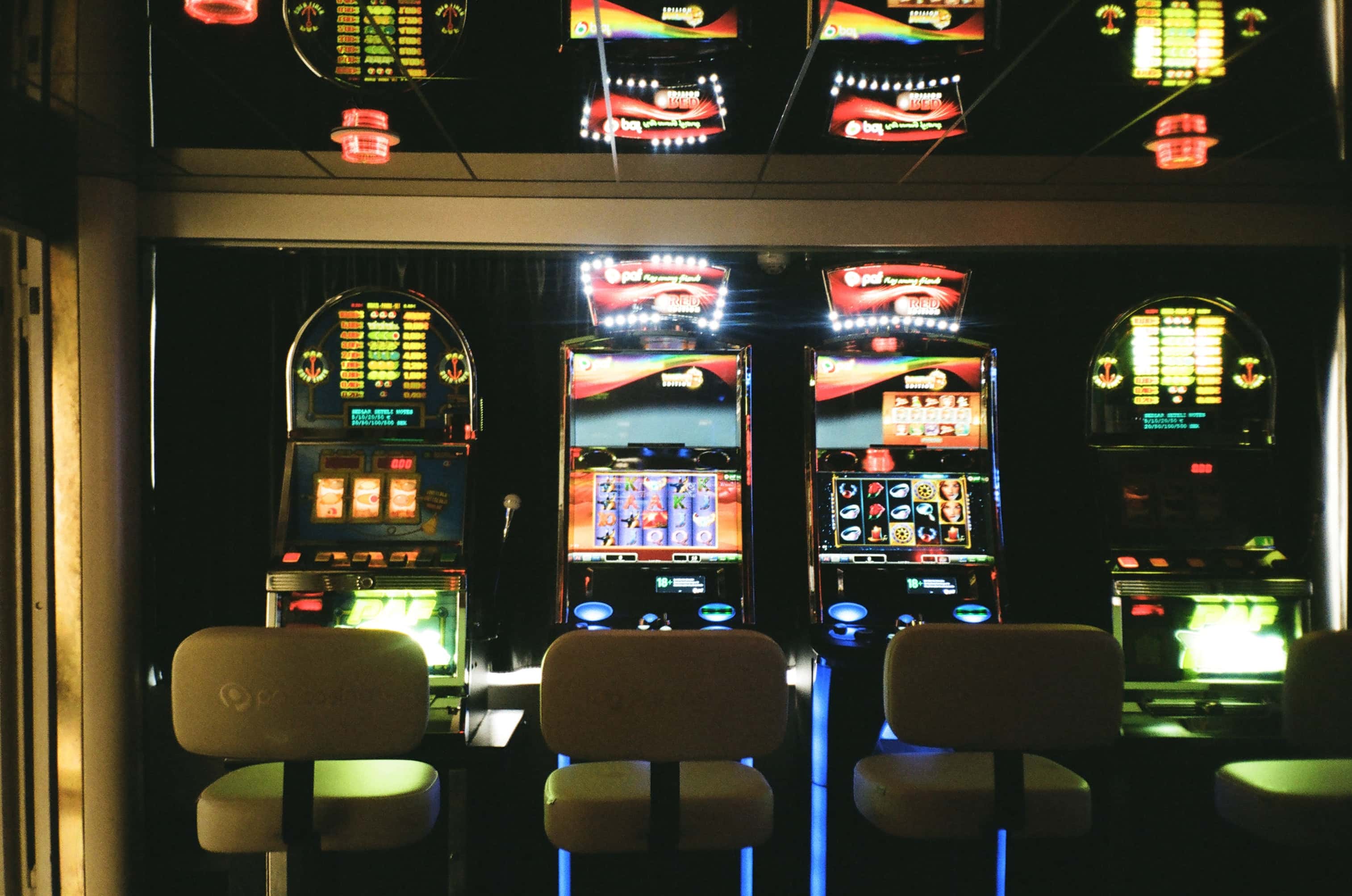 gambling-indoors-machines-3021120