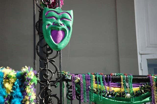 mardi-gras-beads-mask_640