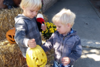 children-with-pumpkin