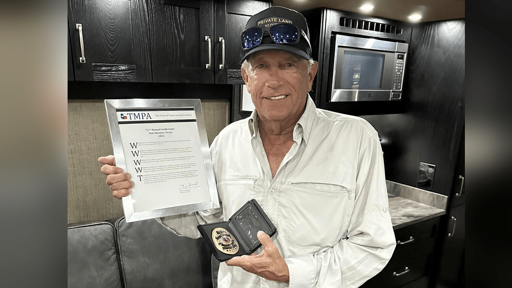 georgestrait_award-courtesy-fb-tmpa-cops_