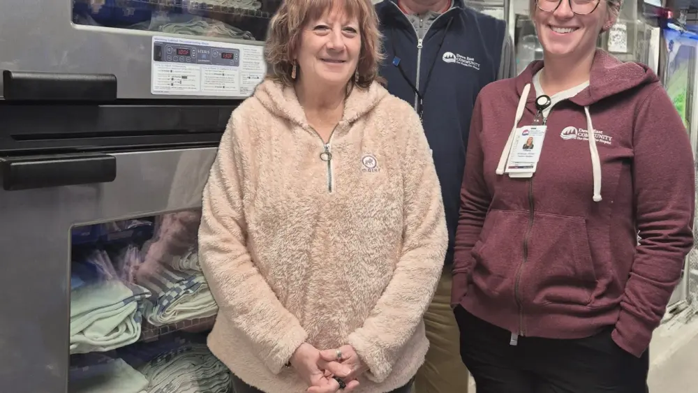 auxiliary-susie-steve-tiffany-blanket-warmer