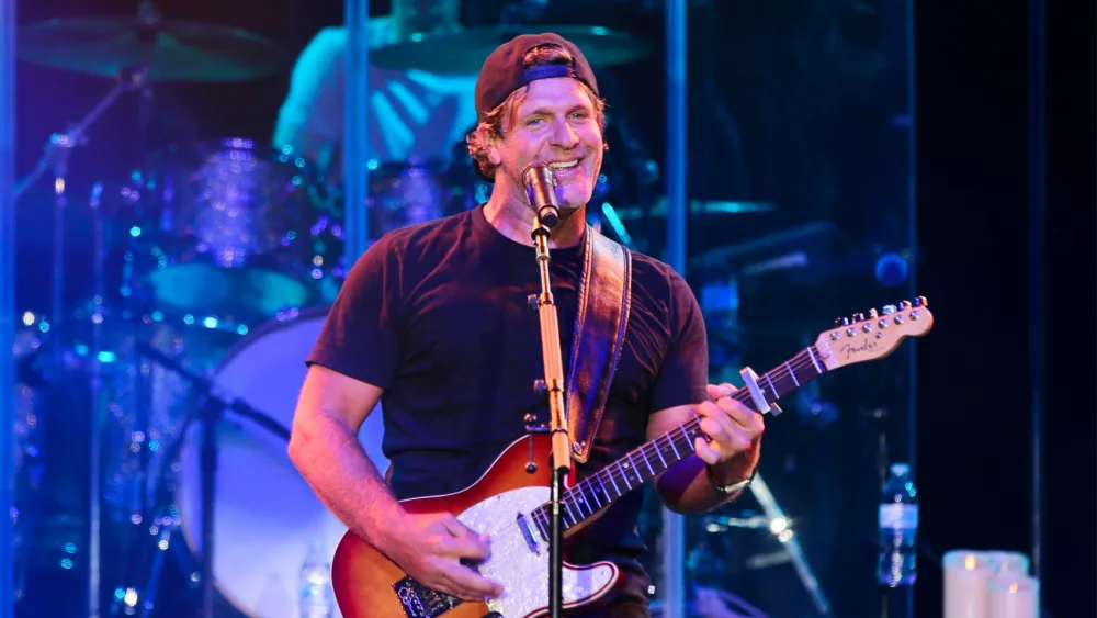 Billy Currington performs at the Paramount on May 10, 2019 in Huntington, New York.