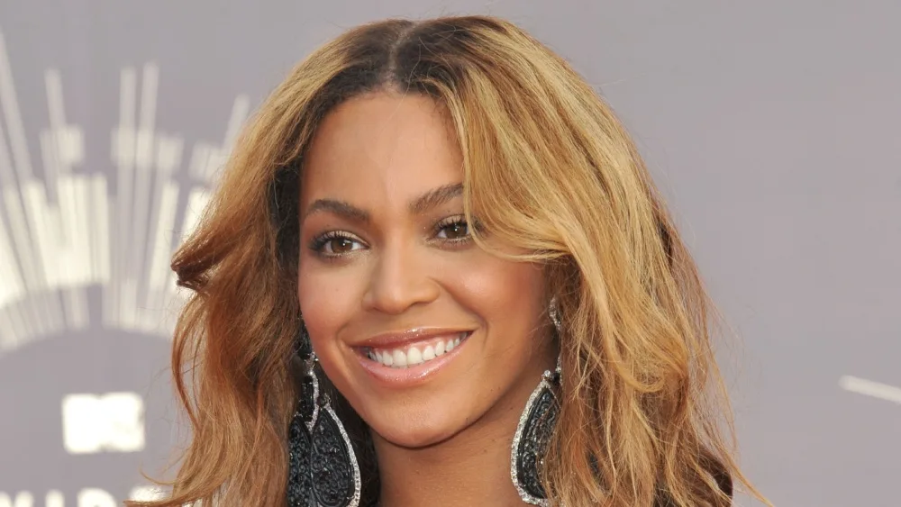Beyoncé at the 2014 MTV Video Music Awards at the Forum, Los Angeles.